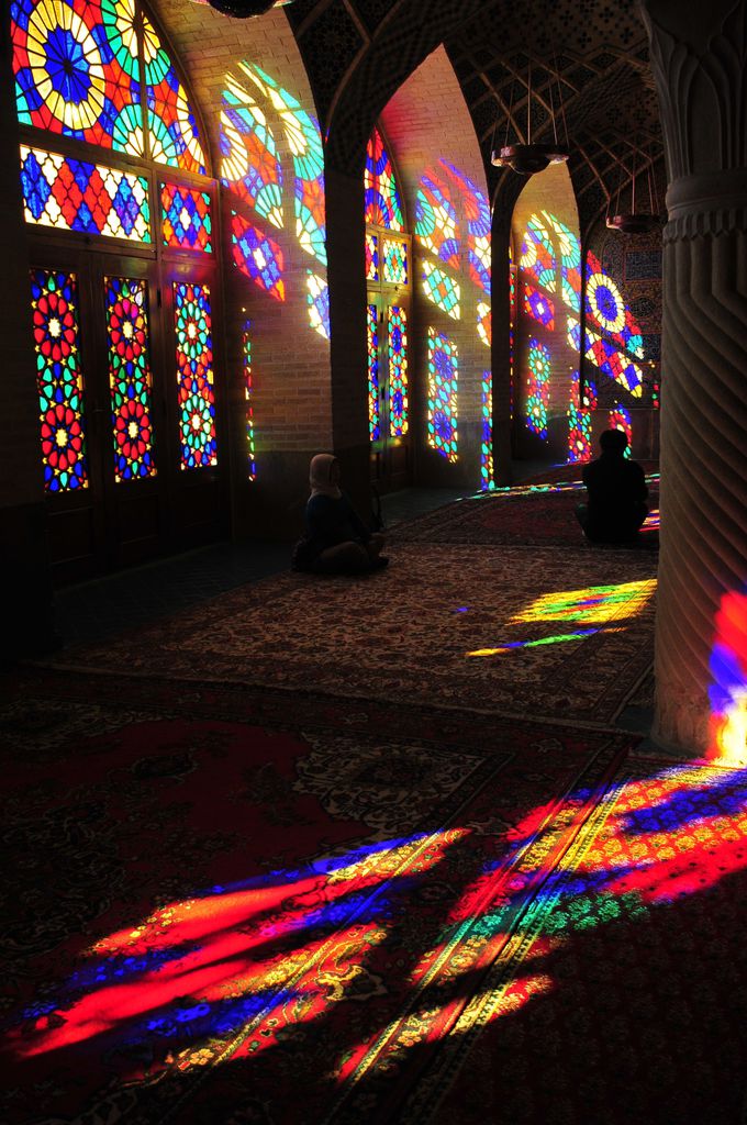 ナシル・アル・モルク・モスクのステンドグラス