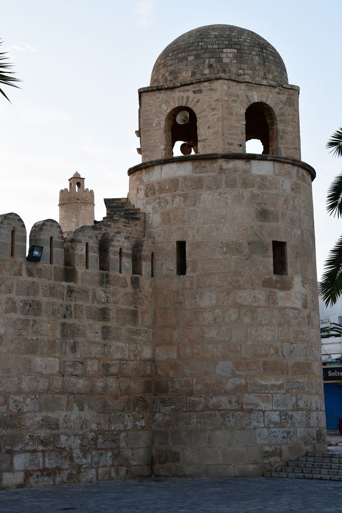 要塞の役割も果たしたグランド・モスク