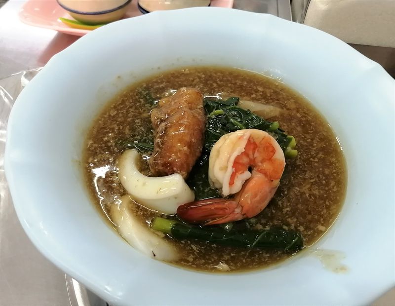 プーケット「khun Jeed Yod Pak」で人気あんかけ麺を！ タイ トラベルjp 旅行ガイド