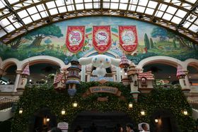 �����u�T�����I�s���[�������h�v�͑�l���y���߂�A�g���N�V�������ڂ̋L���T���l�C��