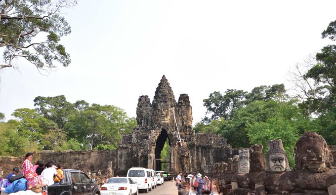 バイヨン寺院も必見 シェムリアップ アンコールトム遺跡 カンボジア Lineトラベルjp 旅行ガイド