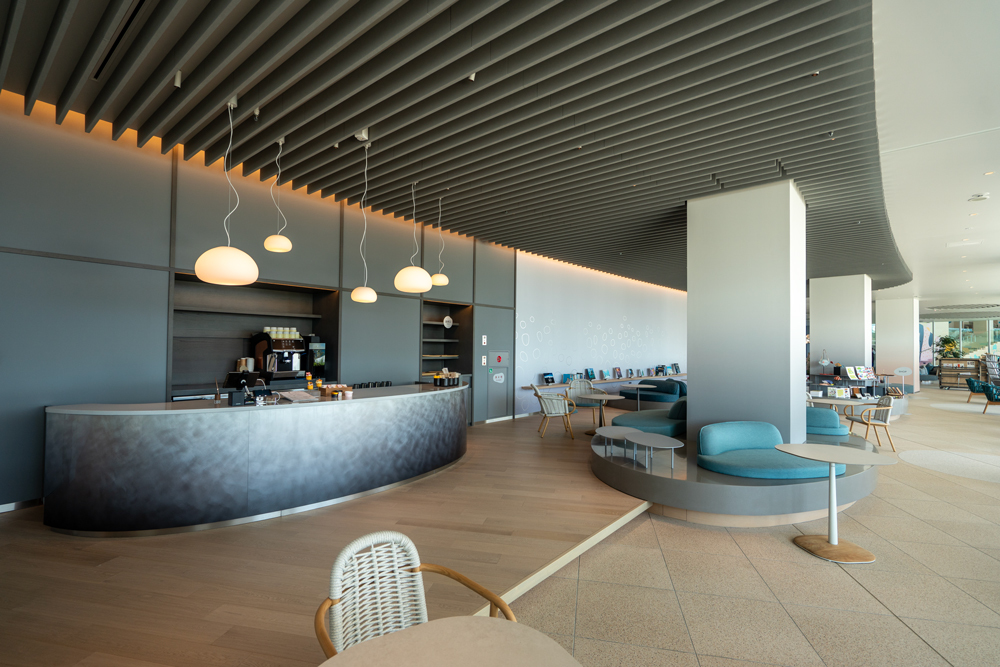 �h���҈ȊO�����p�ł���uBooks & Cafe�v