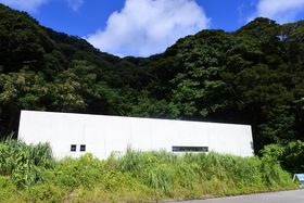 ����E���΂�̊�Ղ̃J�t�F�uBookCafe Okinawa Rail�v�̋L���T���l�C��