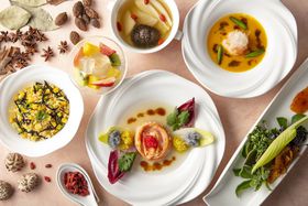 �H�ׂĔ������I�u���V�`���C�j�[�Y�v���X�g�����O�X�z�e�������Ŗ�i�Ƌ��ɂ̋L���T���l�C��