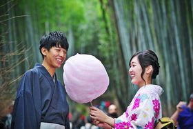 �����ɉf���鋞�ȉَq�I���s�E���R�uzarame�v�ł������Ƀt���t���̋L���T���l�C��