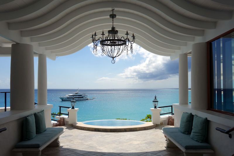 カリブ海の絶景！セント・マーチン島のホテル「ベルモンド ラ・サマンナ」