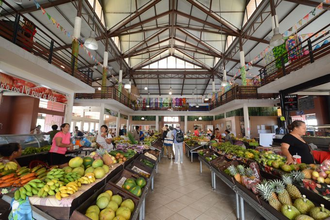 ���[�J�������_�̃R���j�A���Ȓ��A�E�c���A