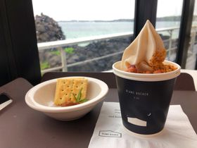 �`�F�W�����E�h�uBLANC ROCHER�v�Ŗ����s�[�i�b�c�A�C�X���I�̋L���T���l�C��