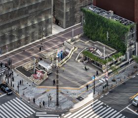 ωgV[Y2hJnIuGinza Sony Parkv̋LTlC