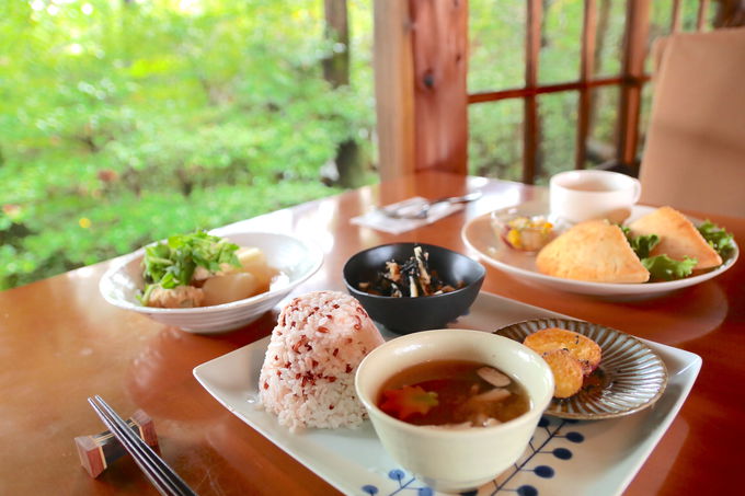 Q̋ԂŁAĝɃXbƐݓ郉`I