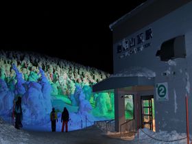 幻想的な絶景！冬の山形「蔵王の樹氷ライトアップ」を満喫しよう
