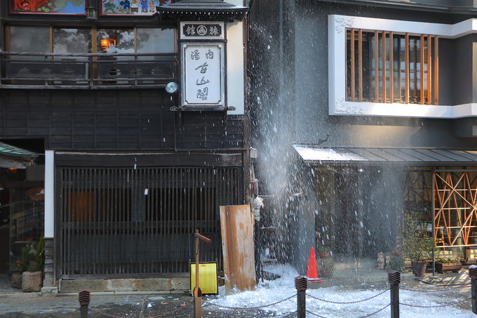 �ᗎ�Ƃ��̃V�[��������Q�I����X�̓���𖞋i