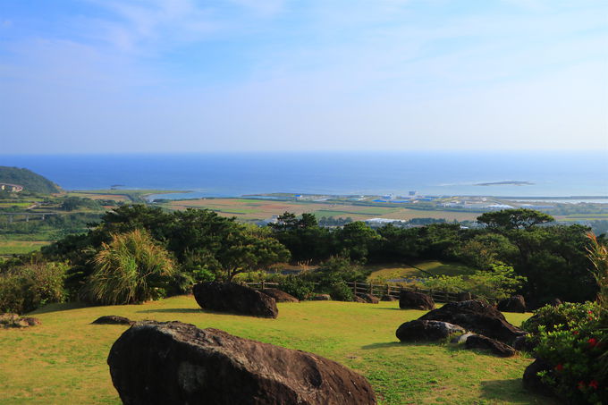 久米島屈指の展望「登武那覇城」で大自然を感じよう！