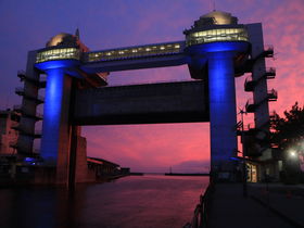 日没間際が狙い目！沼津港・大型展望水門「びゅうお」が絶景