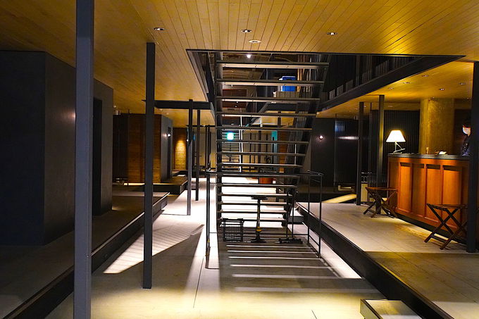 ���]�Ԃ��������܂܃`�F�b�N�C���ł���t�����g