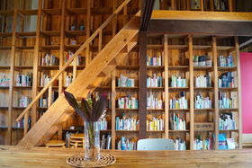 n̐lɂ鉺ܓ̌IȃJtFS̋LTlC