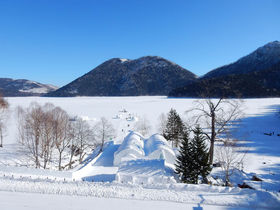 凍結した湖上の村！十勝「然別湖コタン」で奇跡の絶景を満喫