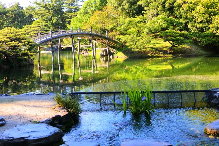 趣と風情ある香川の大名庭園！「栗林公園」で癒しのひと時を | 香川県 | トラベルjp 旅行ガイド