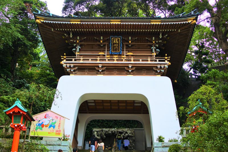 湘南・江の島の観光名所！日本三大弁財天で有名な「江島神社」