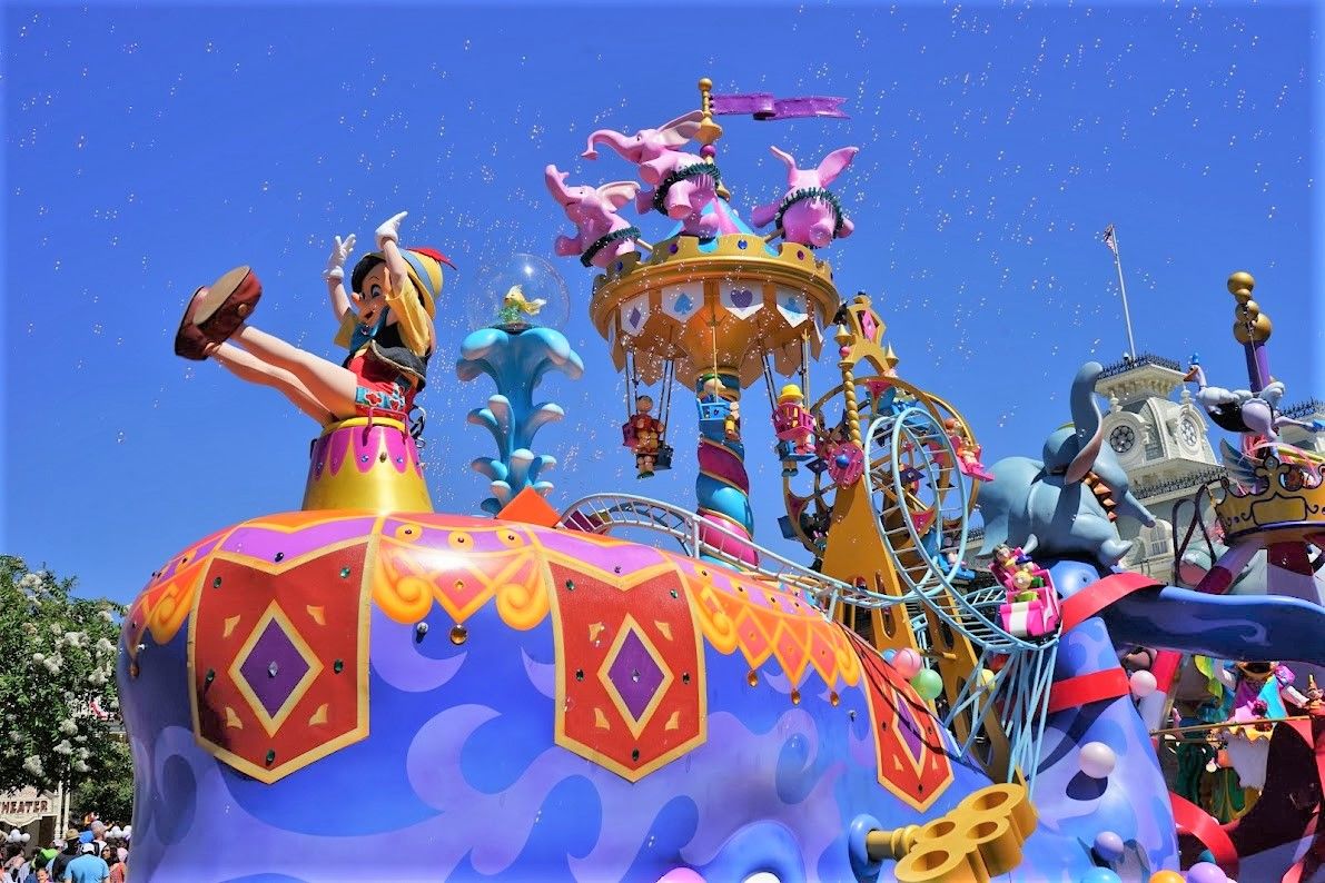 パレードも見たい！「ディズニー・フェスティバル・オブ・ ファンタジー・パレード」
