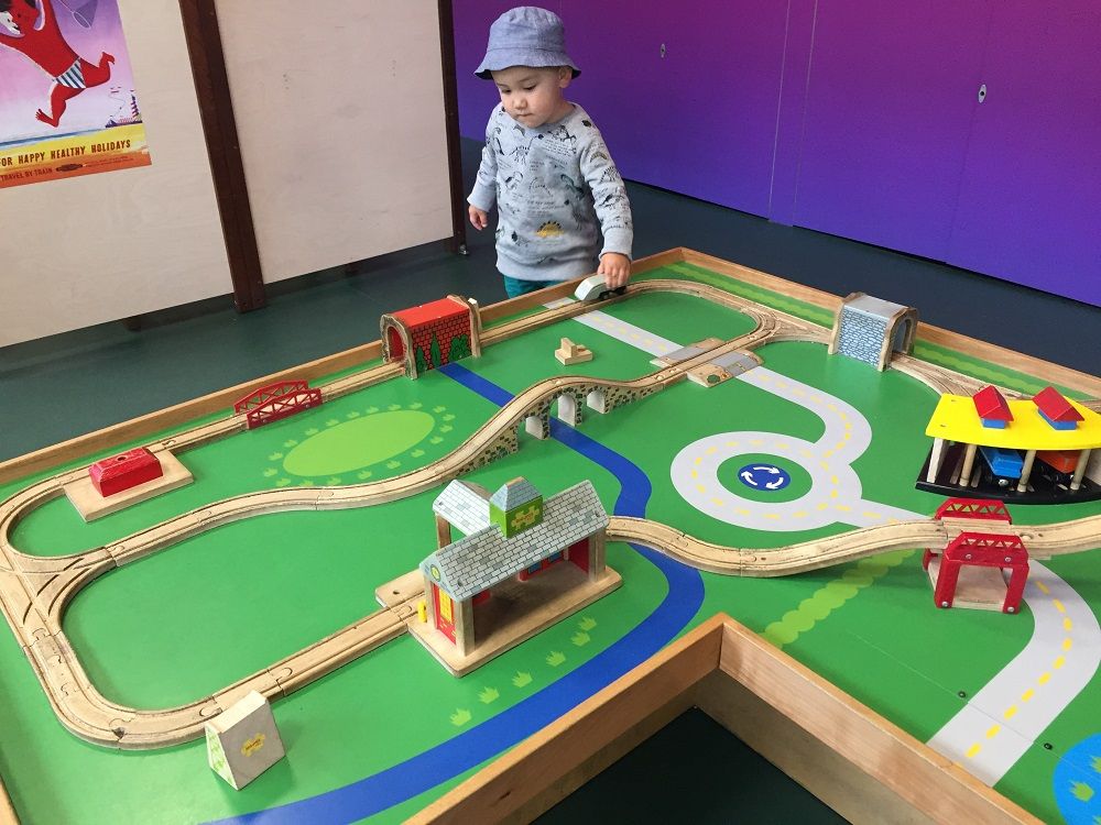 fGȃJtFƗcpvCGAAɂ̓~jԂI