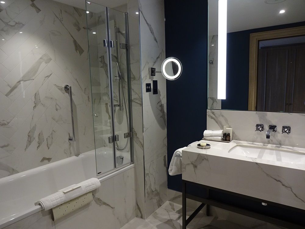 ���{�l�ɂ͗D��I�ɗ����̂��镔���@�C�z��̃T�[�r�X