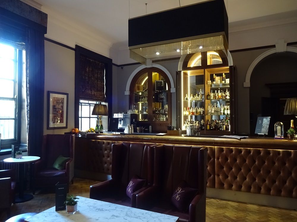 ���B�W���A�����_�̃��r�[�ƃ��E���W�@�����̂ЂƂƂ���