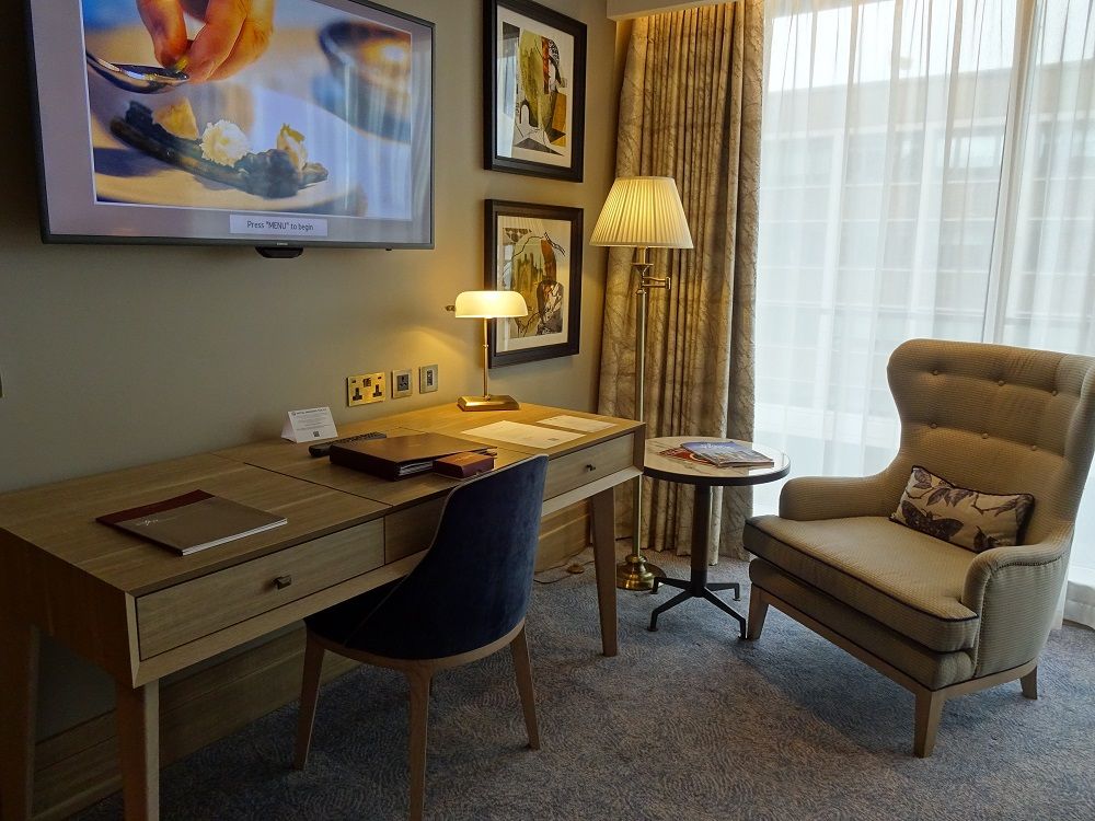 ���{�l�ɂ͗D��I�ɗ����̂��镔���@�C�z��̃T�[�r�X