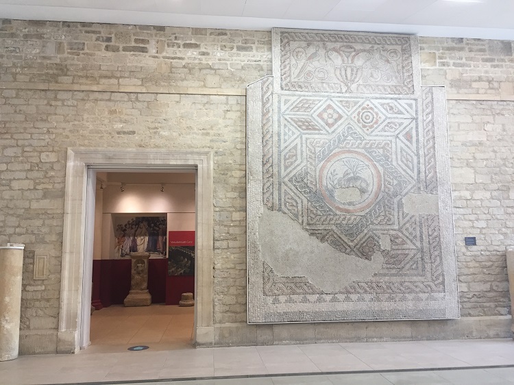 RjEف@ACh̓[}̃UCNuevI