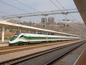 �����S�H���A��̗��`�����_��Ȃ̐�i�R�x���[�J�����ɏ�낤�I