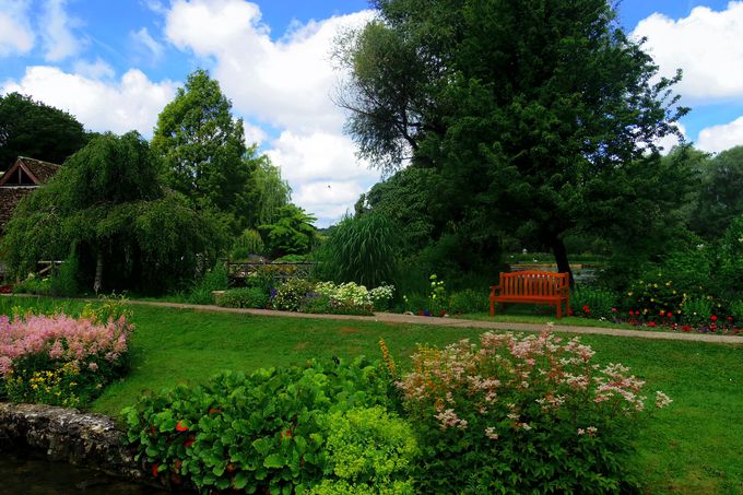 IF̃AeB[Nȉƕ݂ƃCObVK[f