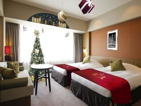 ���l�̐��n�ɔF��u�z�e�����テ�j�o�[�T���E�^���[�v�̃N���X�}�X�̋L���T���l�C��