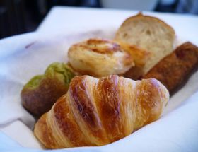 �����͂�t�F�X�e�B�o��(R)�D���̓��{��̒��H�E�z�e�� ���E�X�C�[�g�_�˃n�[�o�[�����h�̋L���T���l�C��