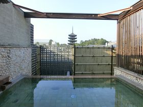 部屋からも露天風呂からも！興福寺五重塔が見える奈良「飛鳥荘」