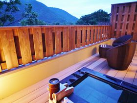 ����̕����t������I�V���C�I���������u�V�������v�ł�������X�e�C�̋L���T���l�C��