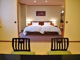 �g�u���[���C�i�[����l�����h�ŊJ��1300�N�̎R������u������g�˒��v�Ƀ_�C���N�g�A�N�Z�X�I�̋L���T���l�C��