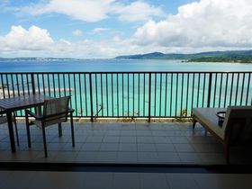 �u�U�E�e���X�N���u �A�b�g �u�Z�i�v��l�̃E�F���l�X���]�[�g�Ŗ����ƍĐ��̋x�����̋L���T���l�C��