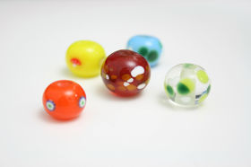 �K���X�H�|�̉��[���ɏo��uKOBE�Ƃ�ڋʃ~���[�W�A���v�̋L���T���l�C��