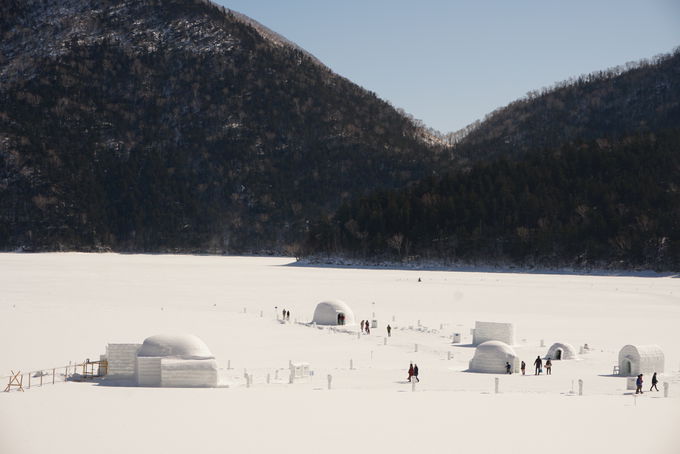 冬にだけ現れる氷の村！しかりべつ湖コタン