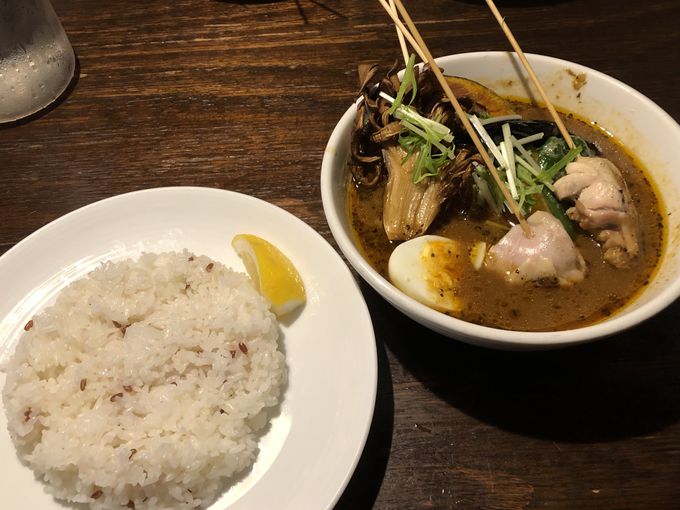 北海道の素材をとことん味わえる「soup curry Suage4」