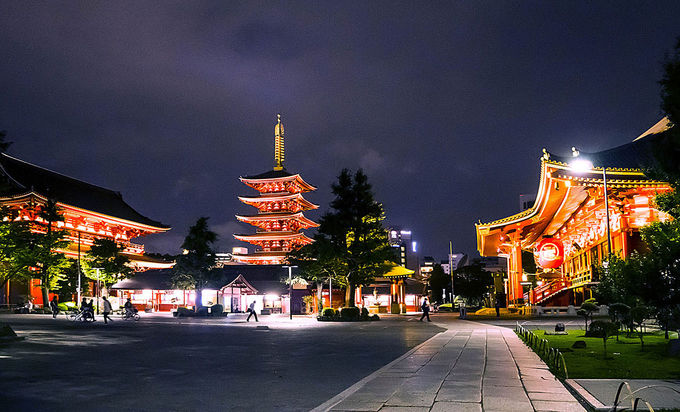 絶景ライトアップ 浅草寺 は東京屈指の夜景スポット 東京都 Lineトラベルjp 旅行ガイド