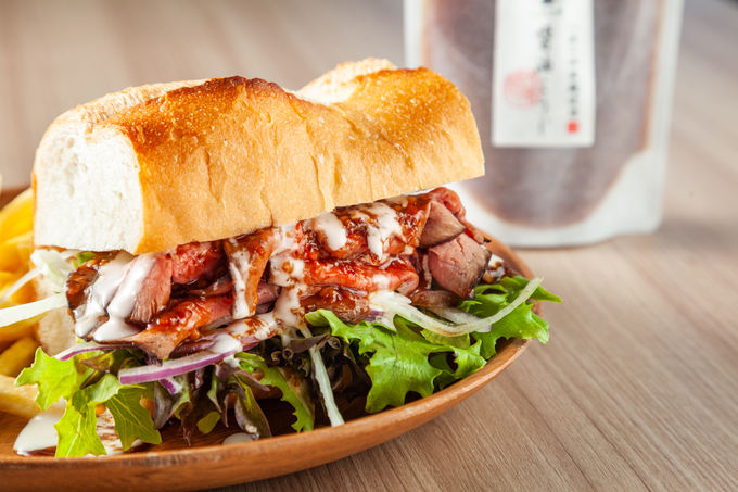 �G�ߌ���́g�f���h�X�C�[�c���l�C�I