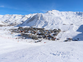 �I�[���C���N���[�V�u�̏h�u�N���u���b�h�v�ŉ��B�ő勉�̃X�L�[��u�e�B�[�j���v�����\�I