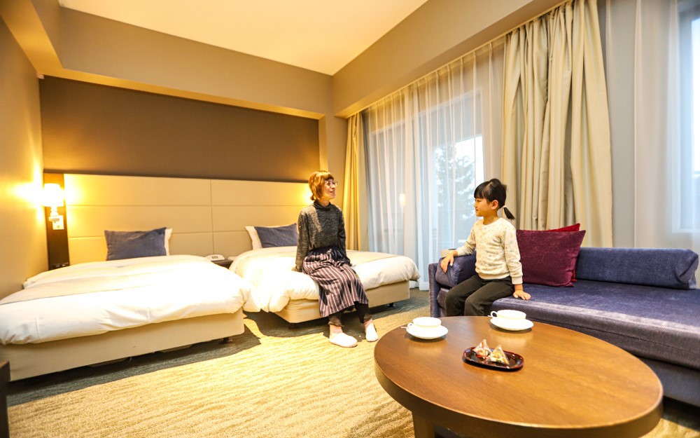 �X�L�[�C���ł���z�e���ŘI�V���C�Ȃǖ{�i���]�[�g�̌�