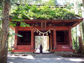 �u�ˉB�_�Ёv�܎Џ���̉����������v���ɂ߂�R�c��`���I�̋L���T���l�C��