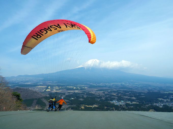 富士山の麓のパラグライダースクールで気軽に“パラ”を体験
