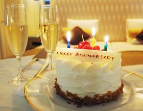 Jbv̋~IluzeI[NxCvŋLOȂ̃X^CɉőLTlC