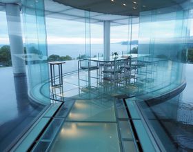 Go To �g���x���ŔM�C�̍����z�e���E���كX�e�C�I��������10�I�̋L���T���l�C��