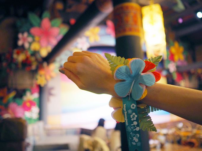 ゲストが記念にもらえる花の腕輪“クペエ”