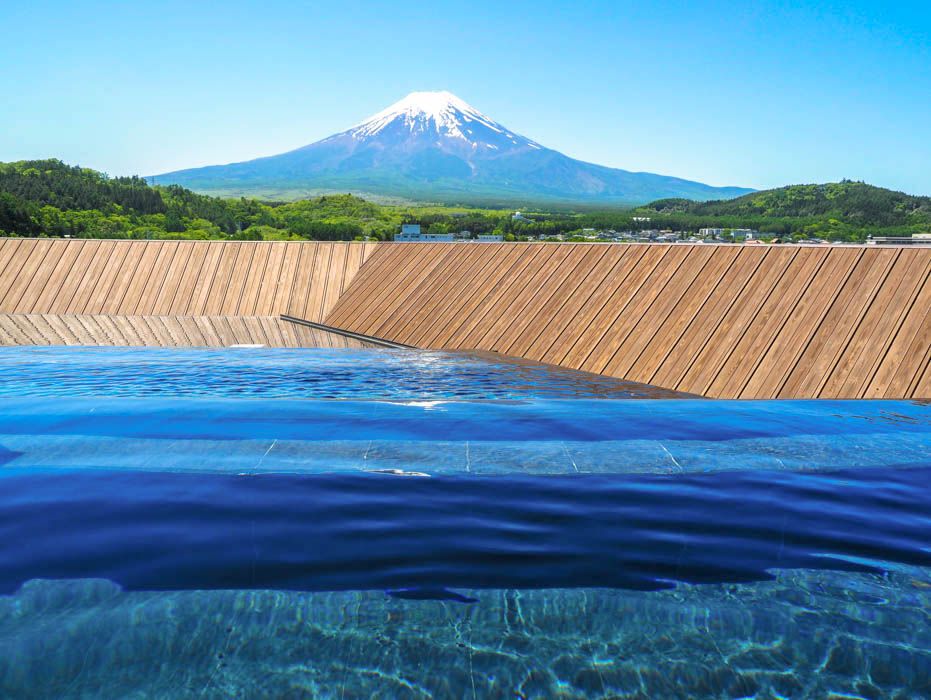 富士山に最も近い天空露天！山梨・富士山温泉「ホテル鐘山苑」